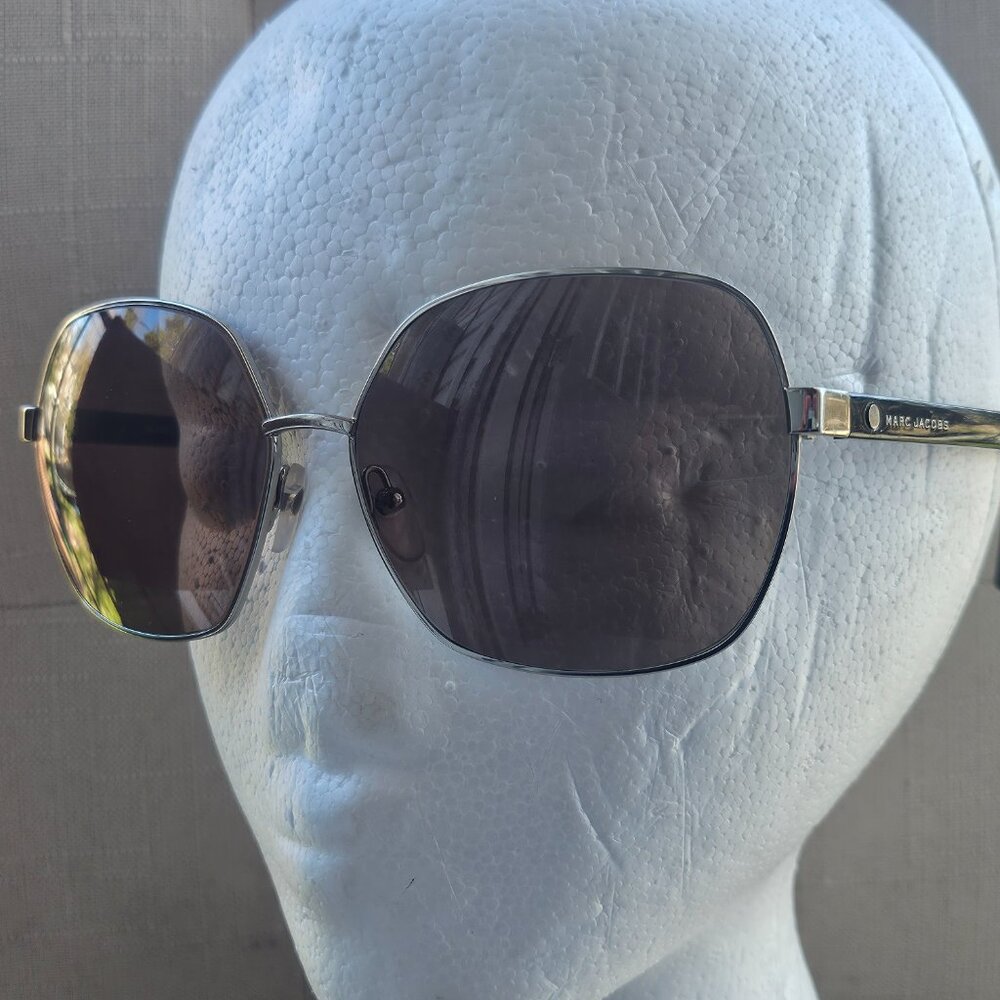 Marc Jacobs Women Oversize Sunglasses Sleek Silver Tone Metal Frame 61[]14-135